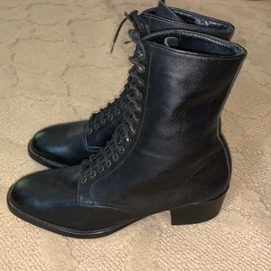Vintage black lace up boots. Size 7 1/2 M